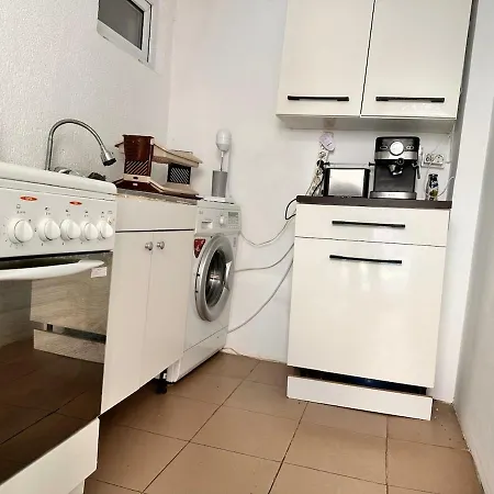 Baby Friendly 3-bedrooms By The Sea Дом отдыха *